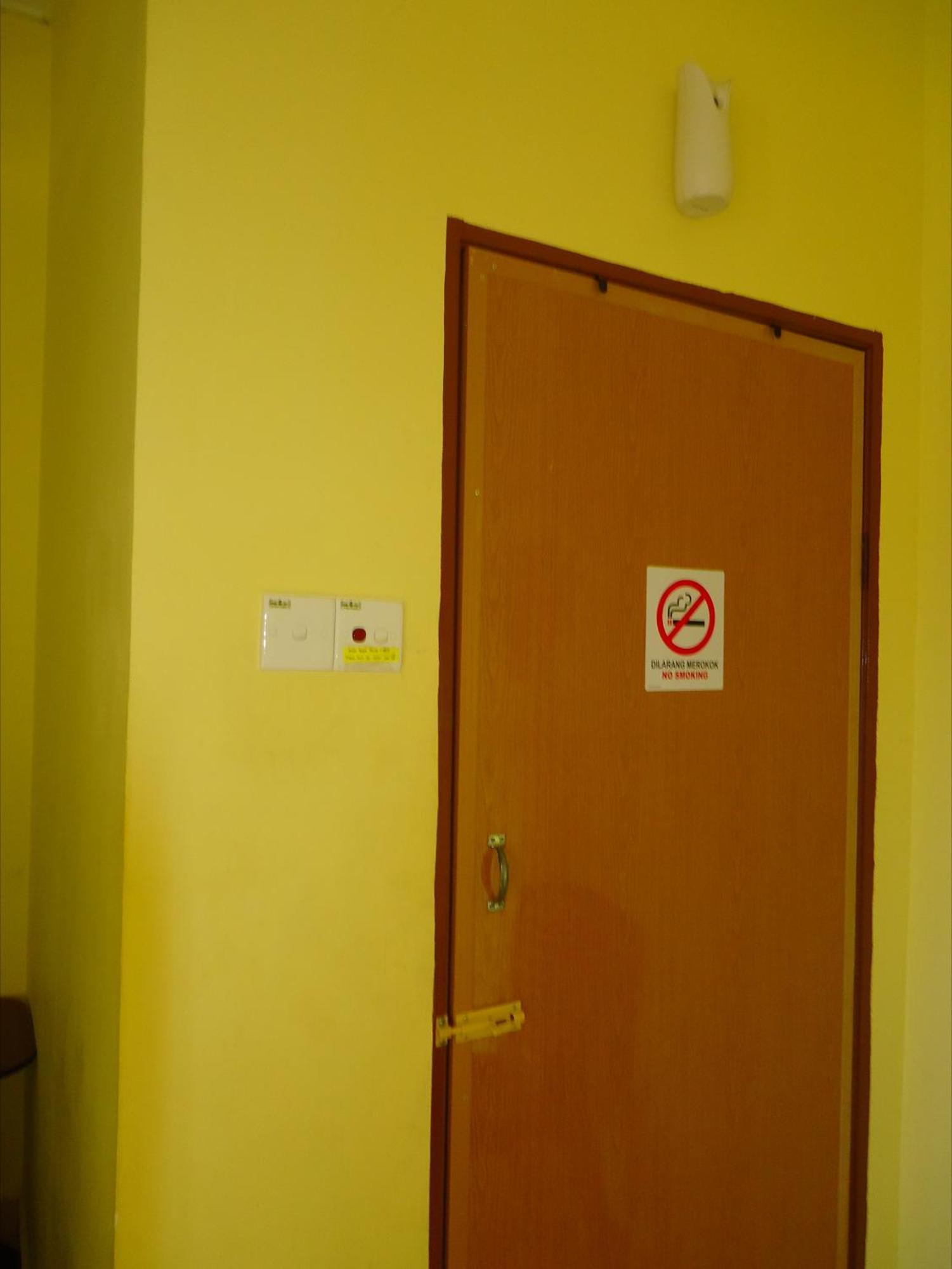 D'Pinggir Guest Room Kuala Tahan Exterior photo